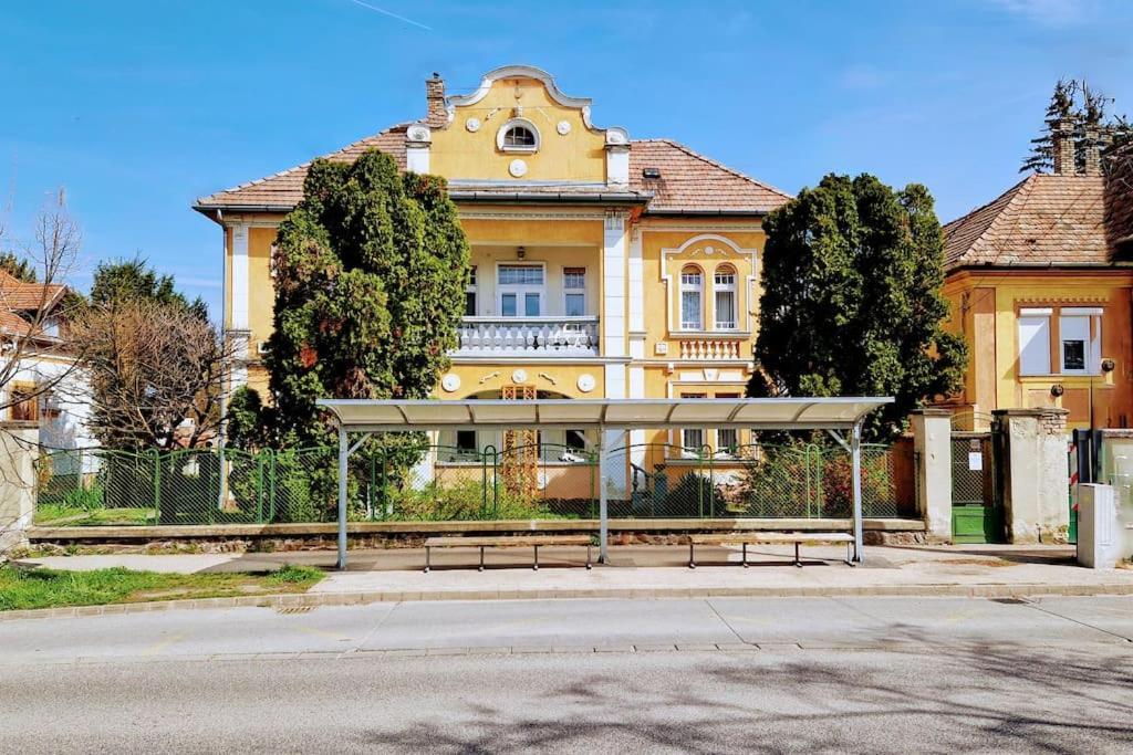 Romantic Villa - Pápa Exterior photo